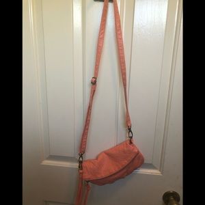 Women’s shoulder  purse
